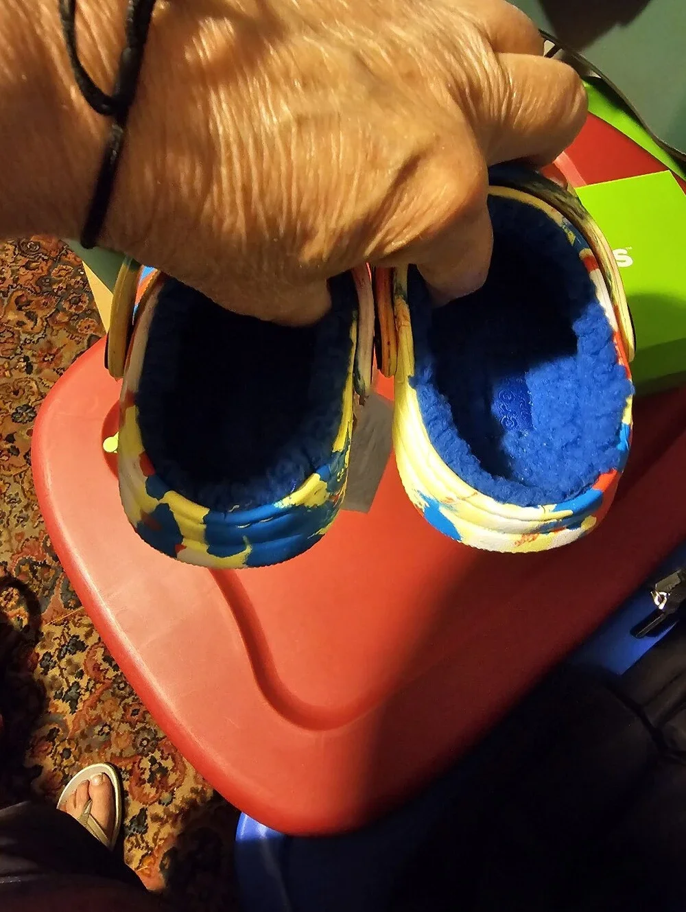 Crocs Classic Rainbow Tie Dye Clogs Sandals Size C6 Unisex Kid Lined Slippers